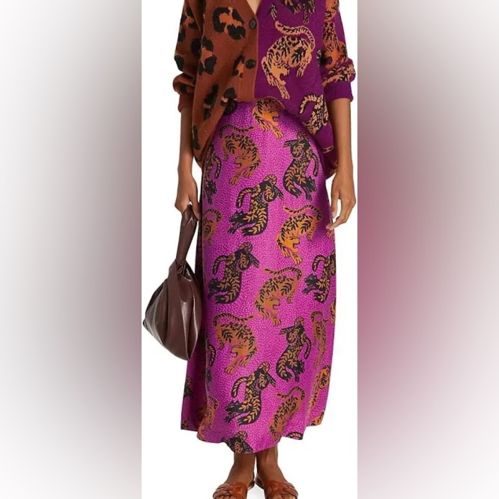 FARM Rio Wild Leopards Fushia Maxi Skirt Size Medium.